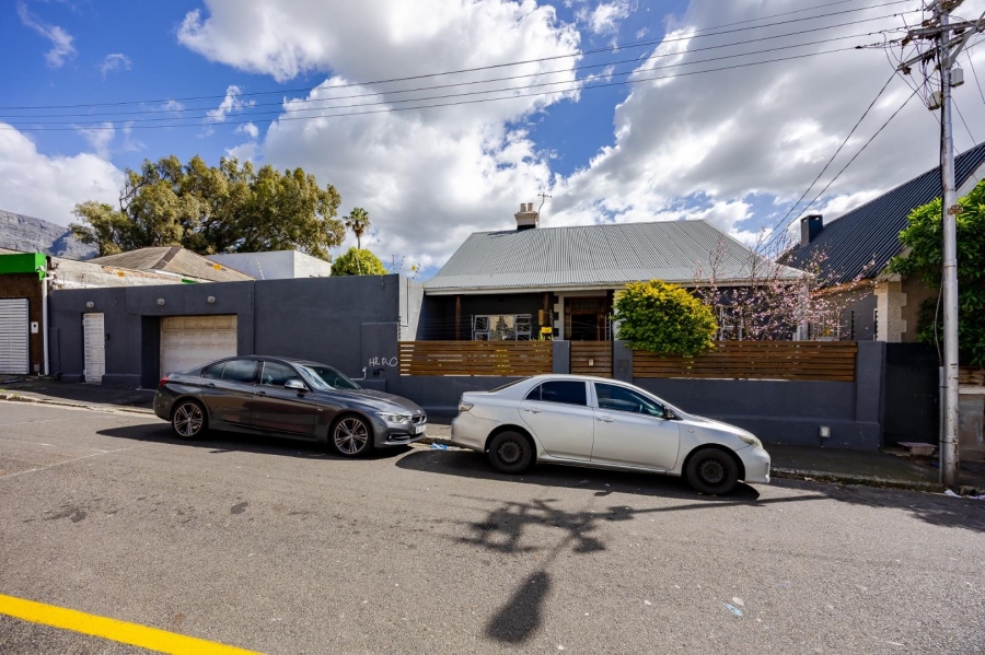 6 Bedroom Property for Sale in Woodstock Western Cape